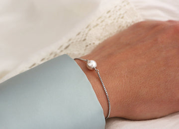 Posuvný náramek s perlou