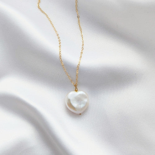Řetízek s perlou ve tvaru srdíčka (gold filled)
